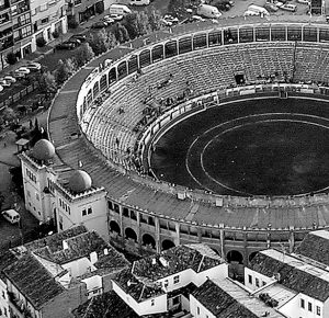 Imagen histórica de la Plaza de toros de Logroño