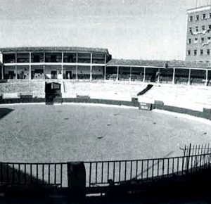 Imagen histórica de la Plaza de Toros de Palencia
